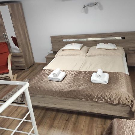 Kossuth Garden Apartman Debrecen Kültér fotó